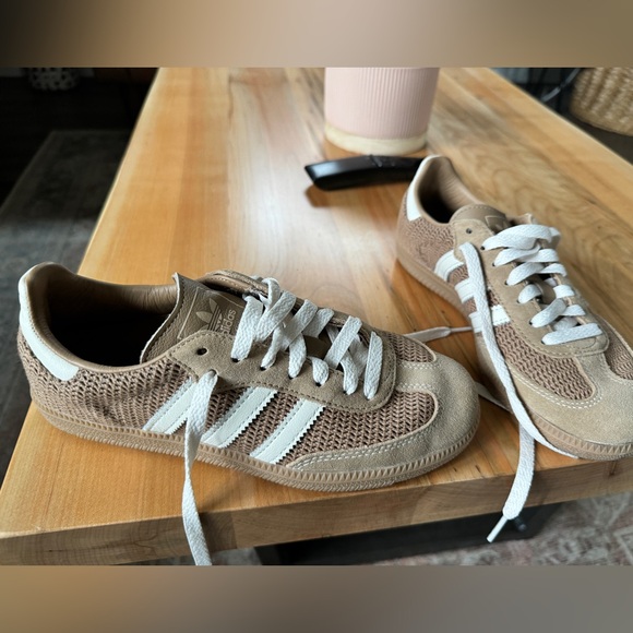 Adidas OG samba in cardboard - Picture 2 of 5